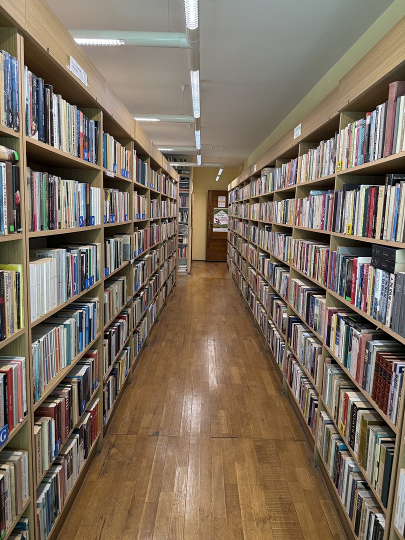 biblioteka_2.jpeg [5712x4284]