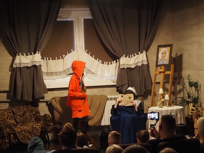 Teatrzyk "Urodziny Czerwonego Kapturka" w wykonaniu sekcji Teatralnej
