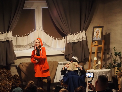 Teatrzyk "Urodziny Czerwonego Kapturka" w wykonaniu sekcji Teatralnej