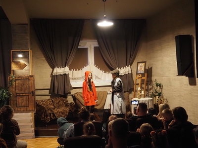 Teatrzyk "Urodziny Czerwonego Kapturka" w wykonaniu sekcji Teatralnej