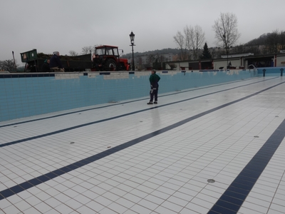 Prace remontowe duży basen