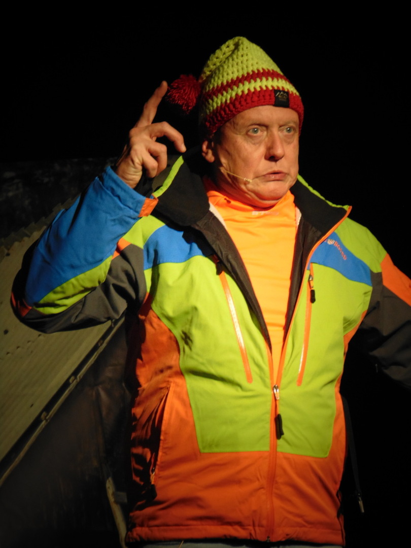 4 tony podłogi