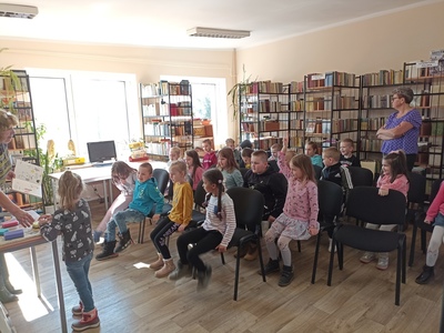 Zdjęcie przedstawia uczestników spotkania.