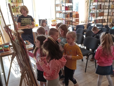 Zdjęcie przedstawia uczestników spotkania.