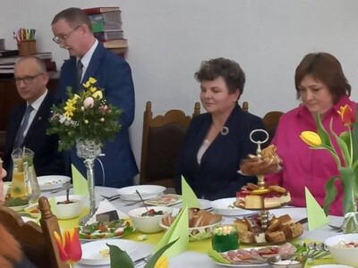 Wójt Gmimny Gościeradów składa życzenia mieszkańcom i pracownikom DPS.