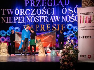 Występ zespołu osób niepełnosprawnych