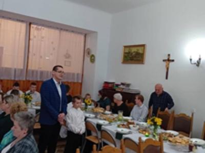 Mateusz i Oskar przedstawiaja montaż sowno-muzyczny