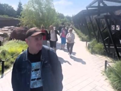 Uczestnicy wycieczki w trakcie zwiedzania ZOO w Zamościu.