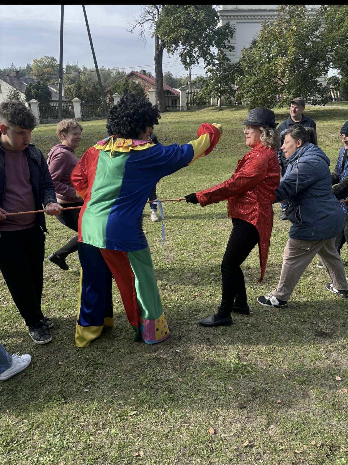 Zabawy sportowe w przeciąganie liny