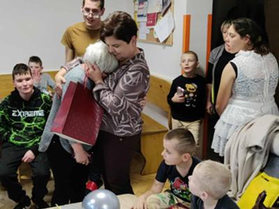 Pełne wzruszeń pożegnanie z mieszkańcami.