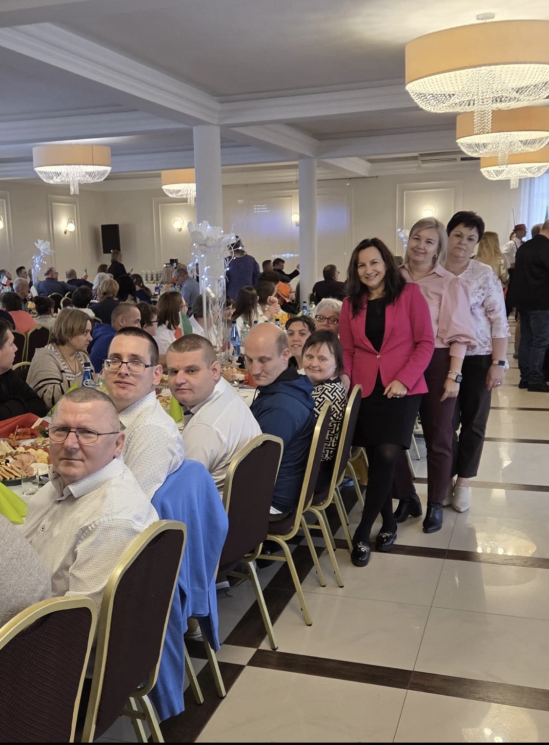 Pani Iwona Włodarczyk Dyrektor Domu Pomocy Społecznej w Gościeradowie wraz z delegacją