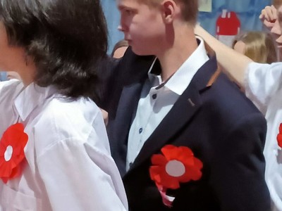 Szymon tańczy Poloneza