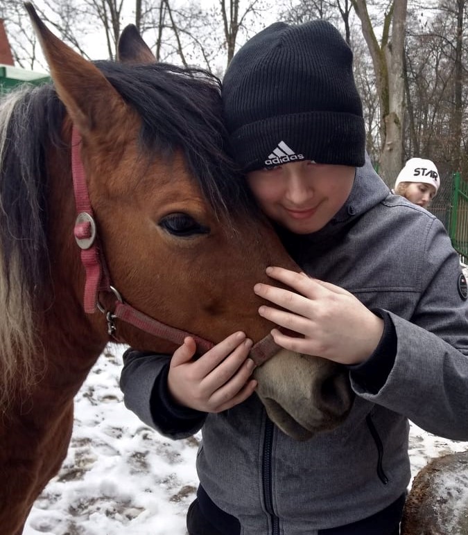 Filip na zajęciach Zooterapii