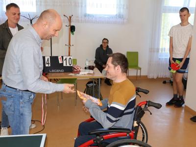 Uroczyste wręczenia medali, dyplomów oraz upominków zawodnikom.