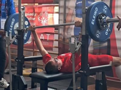 Nasi mieszkańcy podczas zawodów XIV Ogólnopolskim Mityngu Trójboju Siłowego Olimpiad Specjalnych