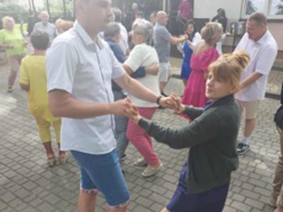 Wspaniała zabawapodczas biesiady integracyjnej.
