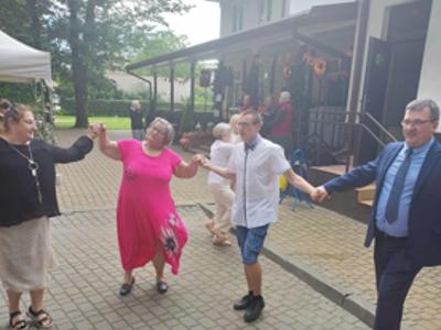 Wspaniała zabawapodczas biesiady integracyjnej.