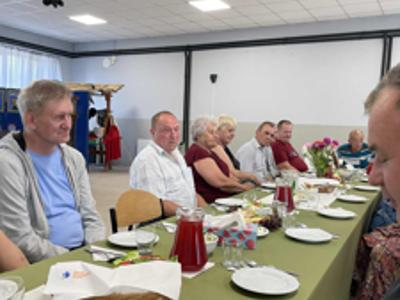 Nasi mieszkańcy na wspólnej zabawie w KGW Oleśniki.