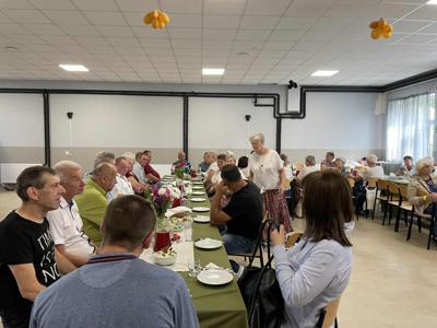 Nasi mieszkańcy na wspólnej zabawie w KGW Oleśniki.