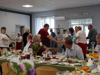 Nasi mieszkańcy na wspólnej zabawie w KGW Oleśniki.