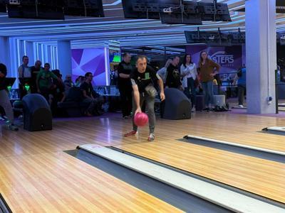 Nasi mieszkańcy podczas  X Regionalnego Turnieju Bowlingu Olimpiad Specjalnych.