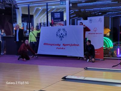 Nasi mieszkańcy podczas  X Regionalnego Turnieju Bowlingu Olimpiad Specjalnych.