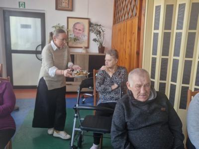 Dziś w Domu Pomocy Społecznej w Ostrowie Krupskim odbyło się wyjątkowe spotkanie z baśnią.