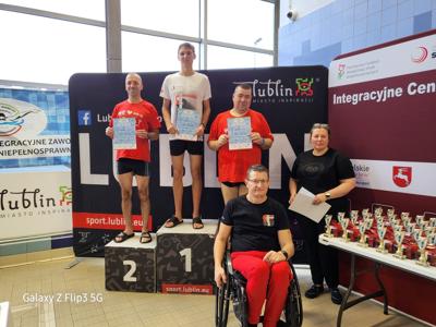 Nasi mieszkańcy podczas Wojewódzkich Integracyjnych Zawodów w Pływaniu Osób Niepełnosprawnych Lublin 28.10.2025.