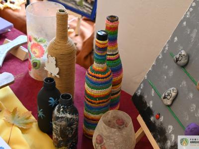 Pełne wzruszeń spotkanie ze sztuką i ludzką wrażliwością odbyło się w 𝐏𝐨𝐰𝐢𝐚𝐭𝐨𝐰𝐞𝐣 𝐁𝐢𝐛𝐥𝐢𝐨𝐭𝐞𝐜𝐞 𝐏𝐮𝐛𝐥𝐢𝐜𝐳𝐧𝐞𝐣 𝐰 𝐊𝐫𝐚𝐬𝐧𝐲𝐦𝐬𝐭𝐚𝐰𝐢𝐞