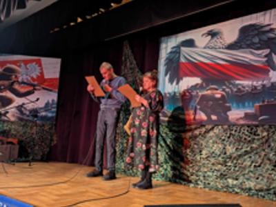 Przegląd pioseni żełnierskiej z naszymi mieszkańcami.