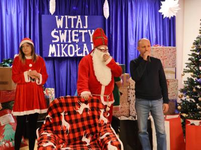Z okazji dnia Świętego Mikołaja nasi mieszkańcy, którzy wyróżniali się w pracy na terapii zajęciowej, otrzymali nagrody wręczone przez Dyrektora