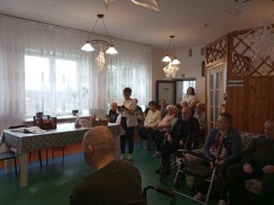 Dziś mieliśmy przyjemność gościć w naszych Domach Pomocy w Ostrowie Krupskim oraz w Stężycy Nadwieprzańskiej Piotra Szewczyka i Edwarda Plutę – radnych powiatu krasnostawskiego – oraz Wojciecha Kowalczyka, wójta gminy Krasnystaw.