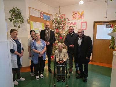 Dziś mieliśmy przyjemność gościć w naszych Domach Pomocy w Ostrowie Krupskim oraz w Stężycy Nadwieprzańskiej Piotra Szewczyka i Edwarda Plutę – radnych powiatu krasnostawskiego – oraz Wojciecha Kowalczyka, wójta gminy Krasnystaw.