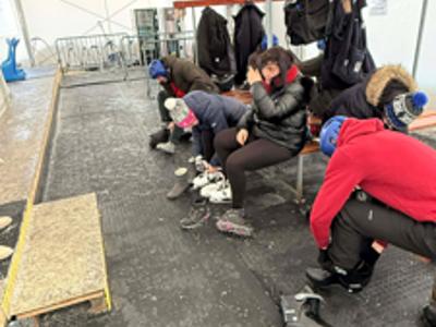 Nasi mieszkańcy na lodowisku w Krasnymstawie