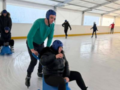 Nasi mieszkańcy na lodowisku w Krasnymstawie