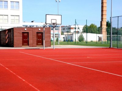 Boisko wielofunkcyjne i budynek socjalny