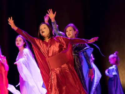 Spektakl "Wdzięczność żurawia" w wykonaniu grupy teatralnej MOMENT SDK w Sulechowie