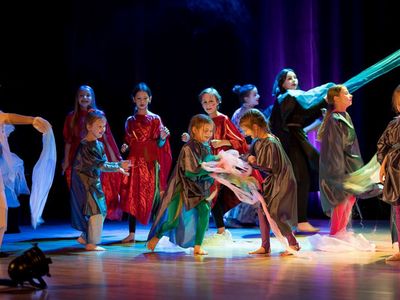 Spektakl "Wdzięczność żurawia" w wykonaniu grupy teatralnej MOMENT SDK w Sulechowie