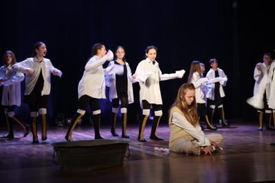 Fragment spektaklu przeglądowego - Lubuskie Konfrontacje Artystyczne TEATR - Finał Wojewódzki