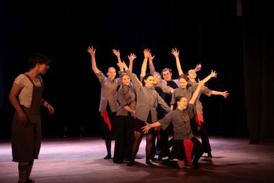 Fragment występu teatralnego w ramach LKA Finał Wojewódzki TEATR 2024