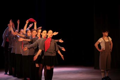 Fragment występu teatralnego w ramach LKA Finał Wojewódzki TEATR 2024