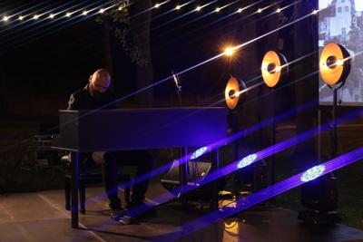 Koncert plenerowy Wojciecha Janiaka.