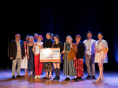 Zdjęcie grupowe - wręczenie nagród - Lubuskie Konfrontacje Artystyczne TEATR