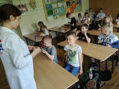 uczniowie podczas zajęć