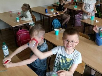uczniowie podczas zajęć