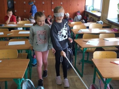 uczniowie podczas zajęć