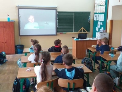 uczniowie podczas zajęć