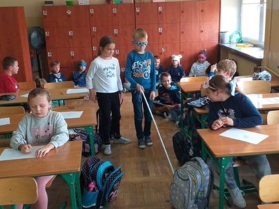 uczniowie podczas zajęć