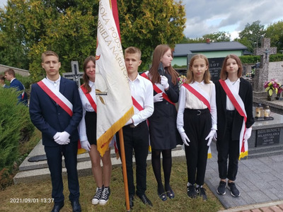 uczniowie podczas zajęć