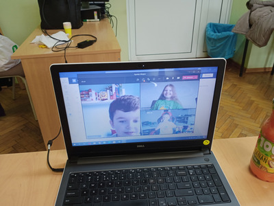 uczniowie podczas zajęć